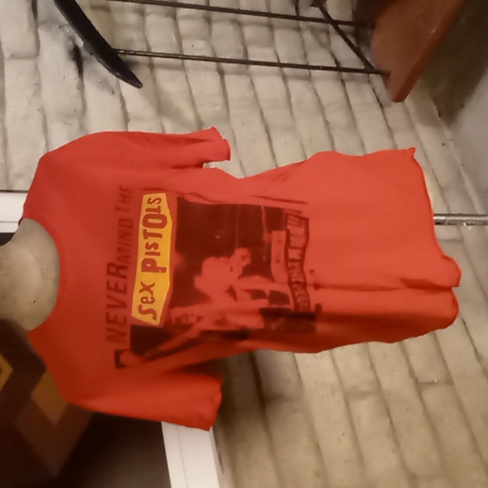 Sex pistols size LG red T & B tshirt 19